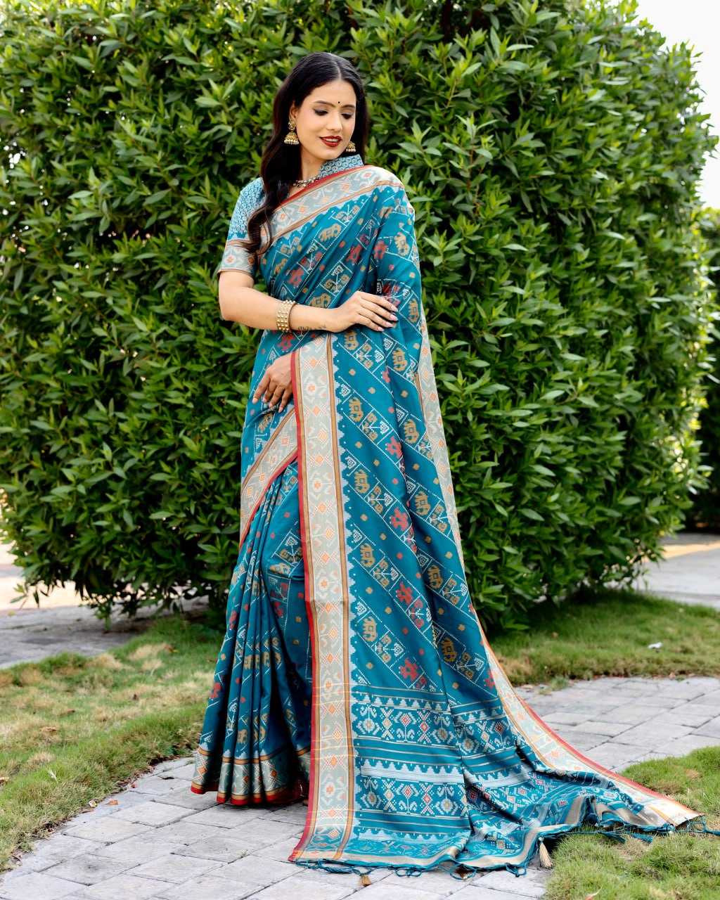 YNF HANDLOOM SILK MTC GUNWATI SILK SAREES WHOLESALE HANDLOOM PATOLA IKAT SAREES MANUFACTURER